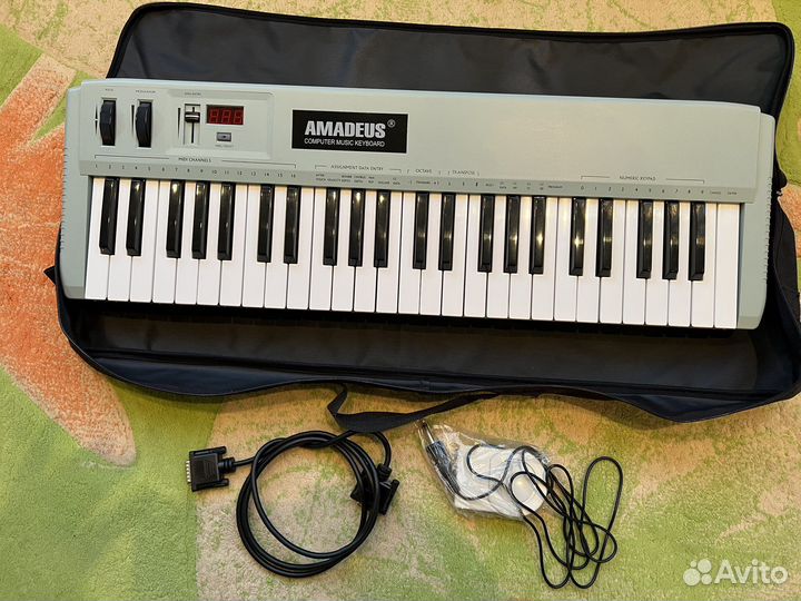 Компьютерная midi клавиатура amadeus 49