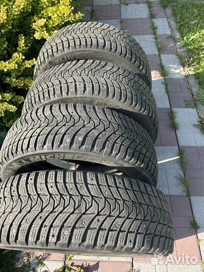 Michelin X-Ice North 3 215/60 R17