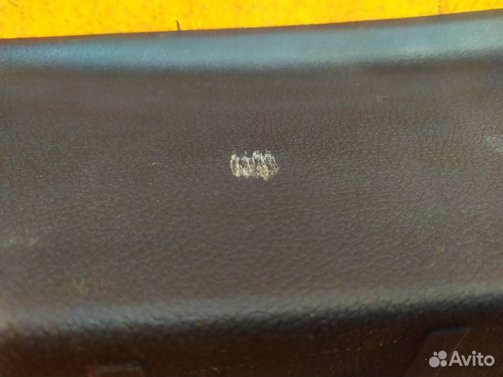 Кожух замка багажника Mitsubishi Outlander 3