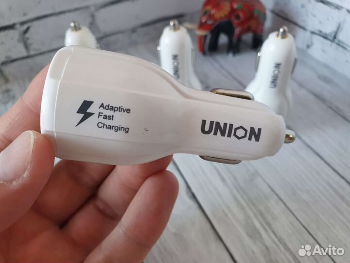 Быстрая зарядка в прикуриватель авто 20W QC 3.0