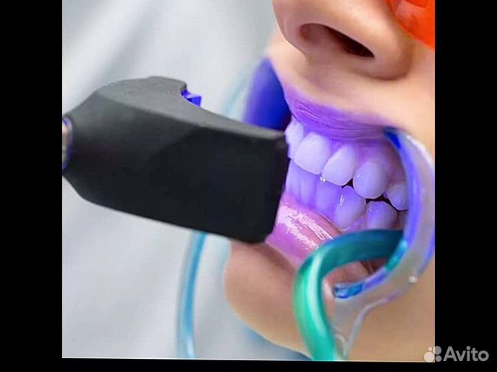 Врач - стоматолог