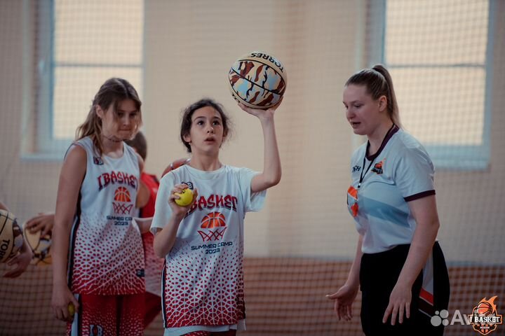 Тренер по баскетболу