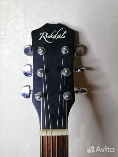 Акустическая гитара