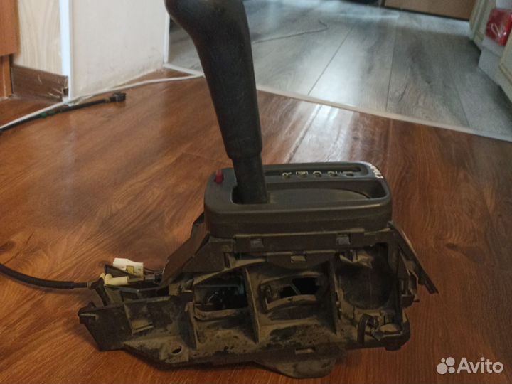 Селектор рычаг АКПП Nissan sunny