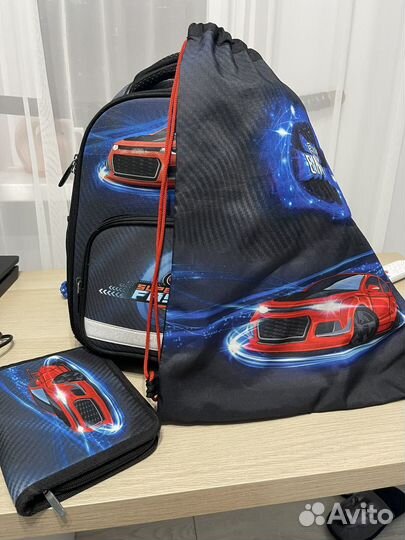 Продам школьный рюкзак+пенал+мешок для обуви