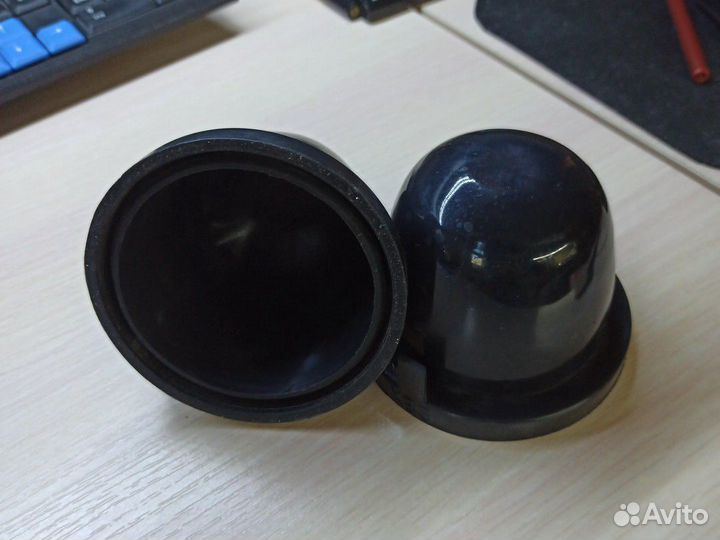 Резиновая заглушка для фар 90диам