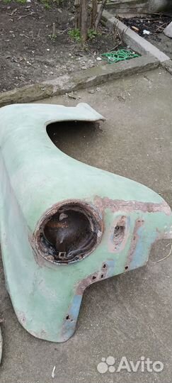 Крыло переднее и дверь газ м20