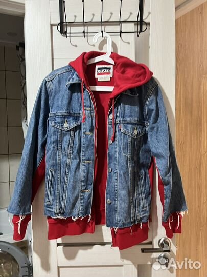 Джинсовая куртка levis