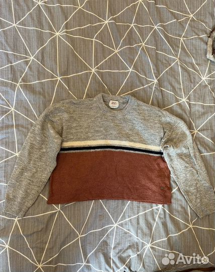 Свитер женский укороченный