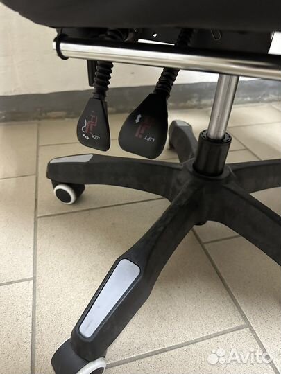 Игровое компьютерное кресло, неймерское кресло