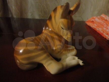 Фарфоровая статуэтка 