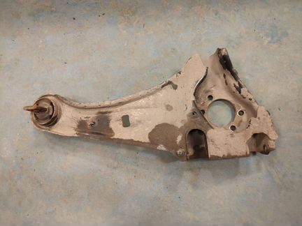 Задний правый продольный рычаг (кулак) Outlander 3