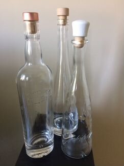 Пустая бутылка с пробкой