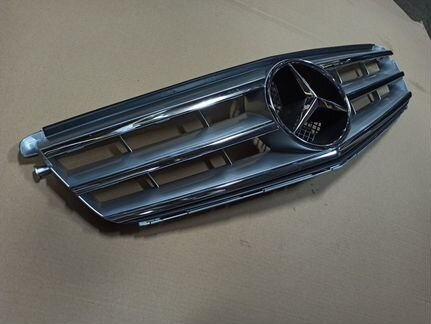 Решетка радиаторная Mercedes c204 W204
