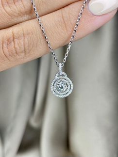 Кулон с центральным бриллиантом 0,31 карат