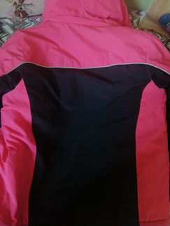 Продам куртку для девочки рост 140-150 почти новая