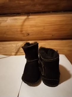 Продаются угги для малыша