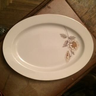 Блюдо Rose China designed by Noritare