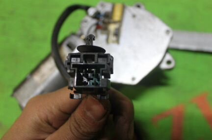 Механизм стеклоочистителя задний левый Mercedes