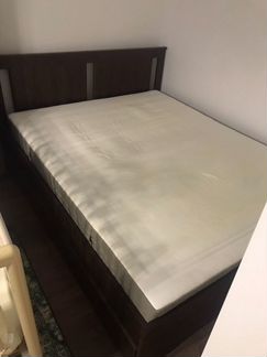 Кровать двухспальная с матрасом