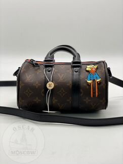 Женская кожаная сумка с аппликацией Louis Vuitton