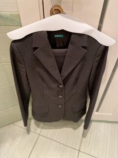 Деловой костюм benetton