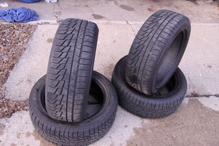 Шины бу 235/50 R18 Nokian зима