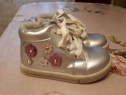 Ботинки для девочки