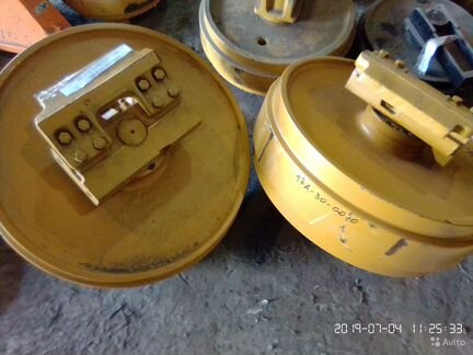 Колесо направляющее Komatsu D155. 175-30-00572