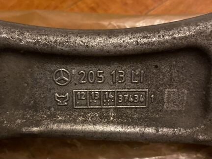Рычаг поперечный левый w205