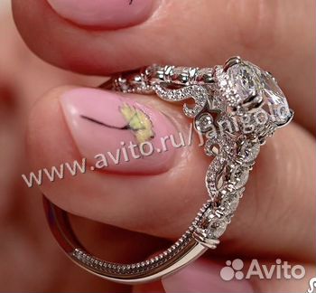 Золотое кольцо с бриллиантами