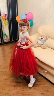 Платье на девочку