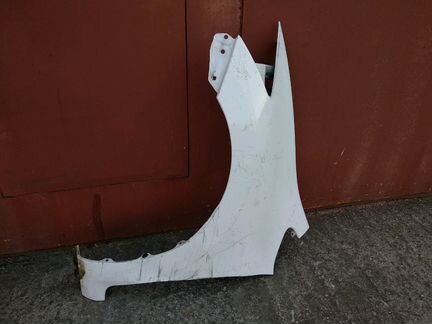 Крыло Toyota Auris левое оригинал