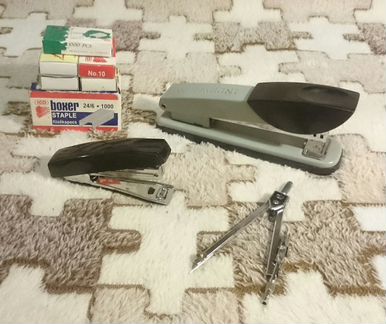 Канцелярия. Степлер, циркуль, калькулятор, скобы
