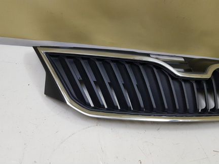 Решетка радиатора Skoda Rapid