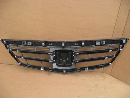 Решетка радиатора Хонда Аккорд 8 2012 рестайлинг