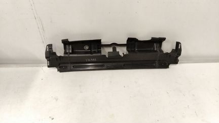 Дефлектор радиатора верхний VW Touareg 3