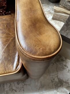 Кожанное кресло