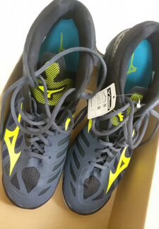 Кроссовки волейбольные Mizuno wave lightning Z4