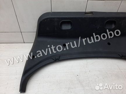 Обшивка крышка багажника Mitsubishi Carisma DA1A