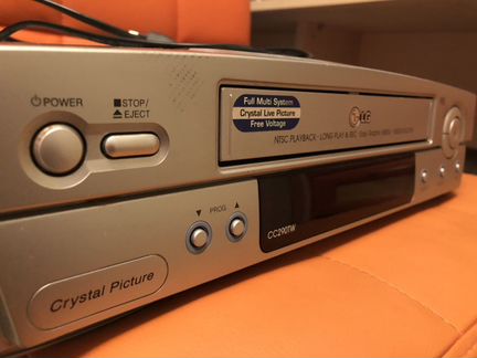 Видеомагнитофон LG Cristal Picture VHS CC290TW на