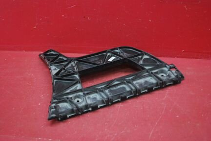 Направляющая бампера заднего Ауди А4