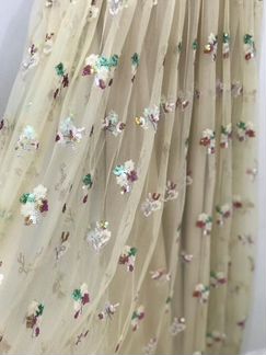 Вечернее платье с пайетками