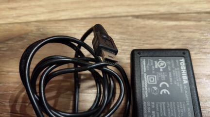 Блок питания/зарядка Toshiba TS-ADP001