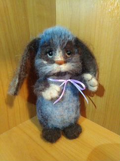 Валяная игрушка ручной работы. Зайчонок