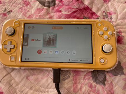Продаю Nintendo Switch Lite с играми
