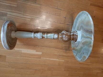 Столик из камня