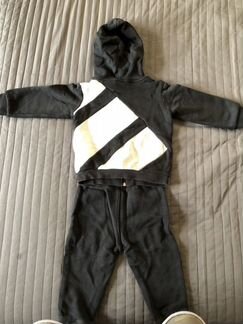 Спортивный костюм