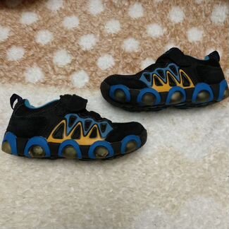 Светящиеся кроссовки Vitacci