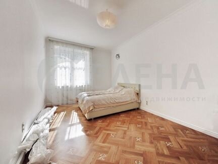 4-к квартира, 208 м², 4/9 эт.